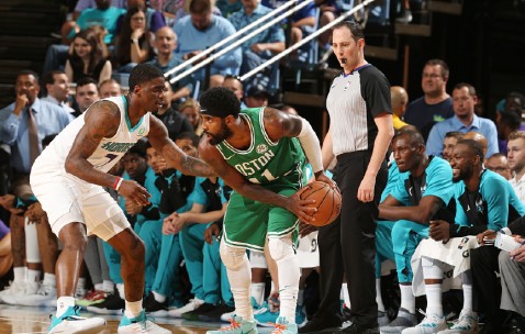 星空体育-夏洛特黄蜂内部会议纪要流出——转会期战术微调，世预赛使命明确，细节决定成败(2025夏窗转会一览)