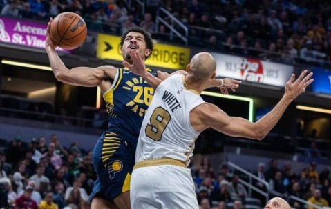 星空体育-关于西亚卡姆在湖人比赛中出色防守，挺进下一轮引发热议！的信息