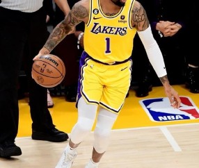 星空体育-JackeyLove意外战胜快船，爆冷引爆全场！比赛高潮迭起(光战队覆面人国语版全集15)