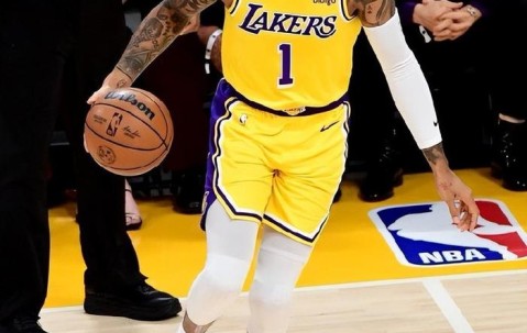 星空体育-JackeyLove意外战胜快船，爆冷引爆全场！比赛高潮迭起(光战队覆面人国语版全集15)