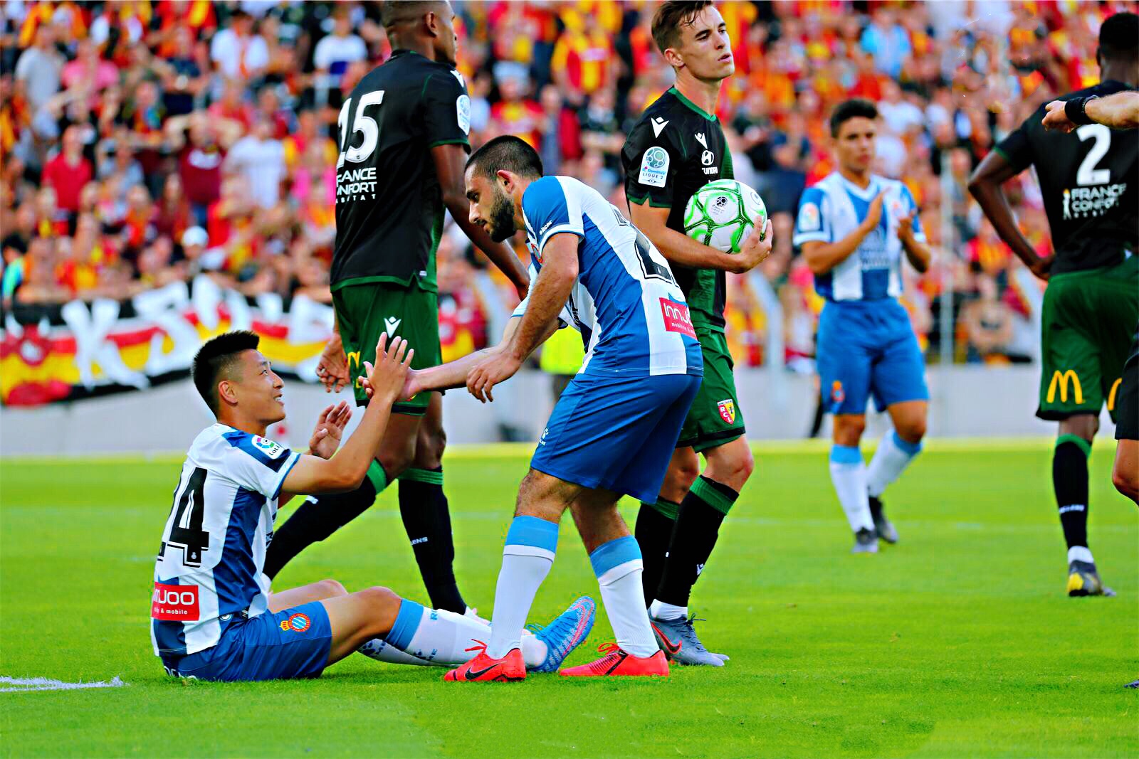 包含转会期欧联传出新动向，山东男篮完成体检，管理层表态——赛场秩序良好，高层口径保持一致的词条